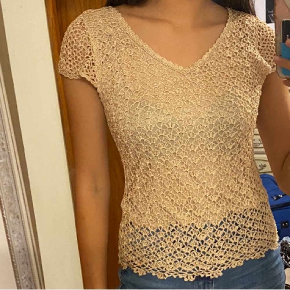 (S) beige seashell knit blouse scalloped trimmed blouse